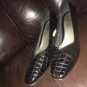 Narrow Black Leather Pumps Size 8.5 N